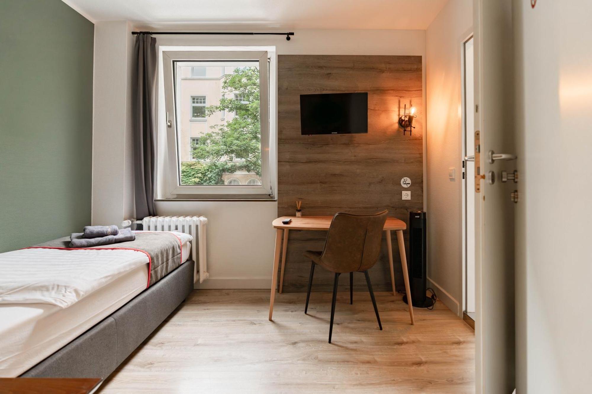 Hotel Enger Hof Дюселдорф Екстериор снимка